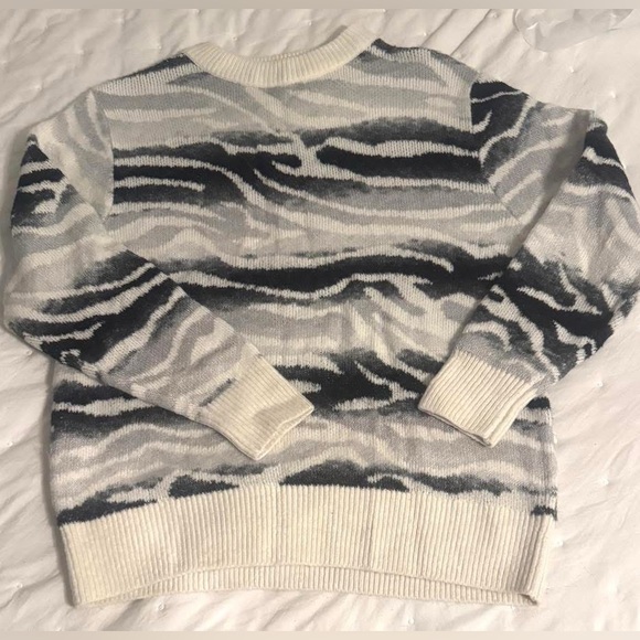 Sweaters - Black Leopard Print Sweater